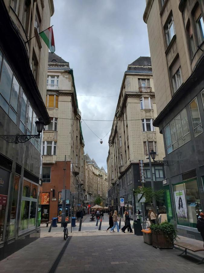 Budapest Walking Street-T المظهر الخارجي الصورة